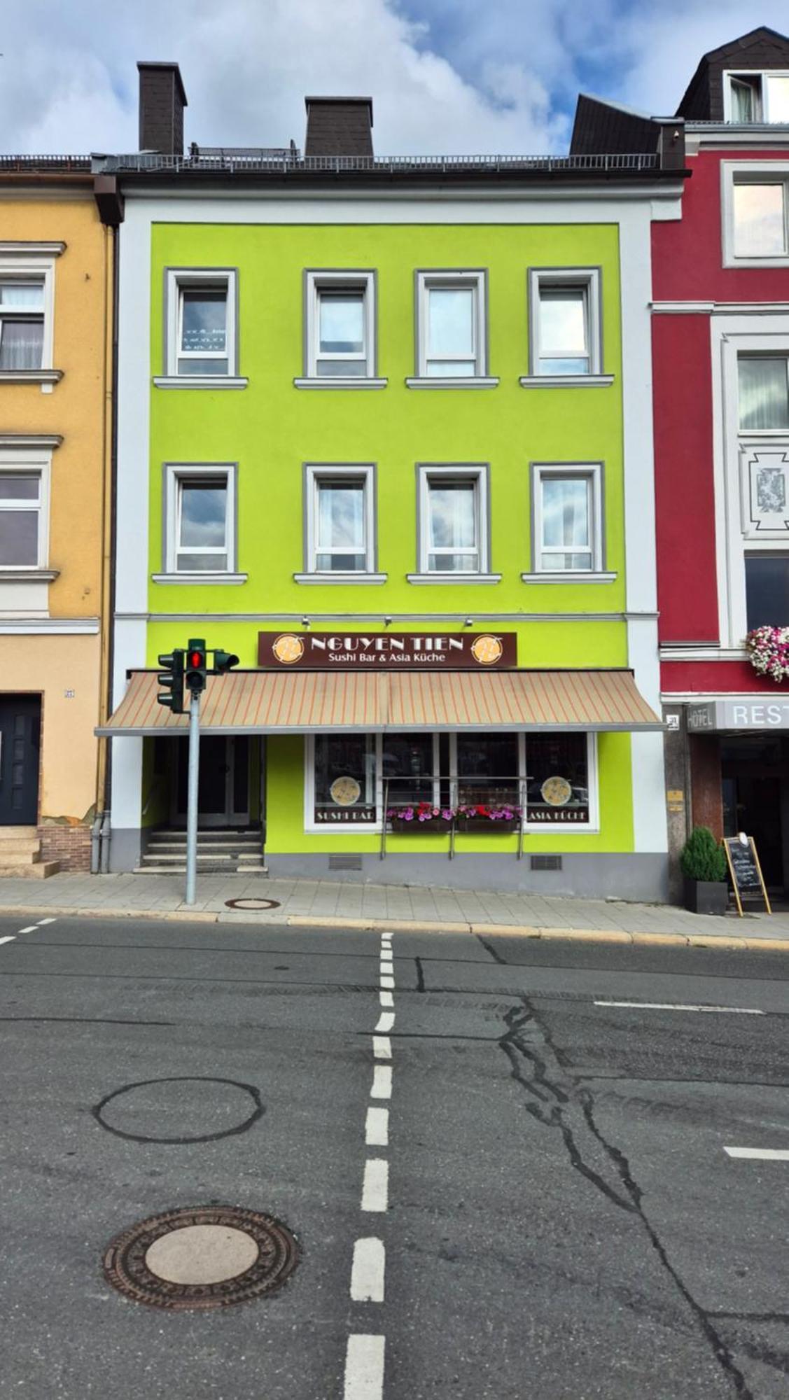 Schillerapartment Hof, Kueche, 24h Digital-checkin, Parkplatz, Wlan250mbit