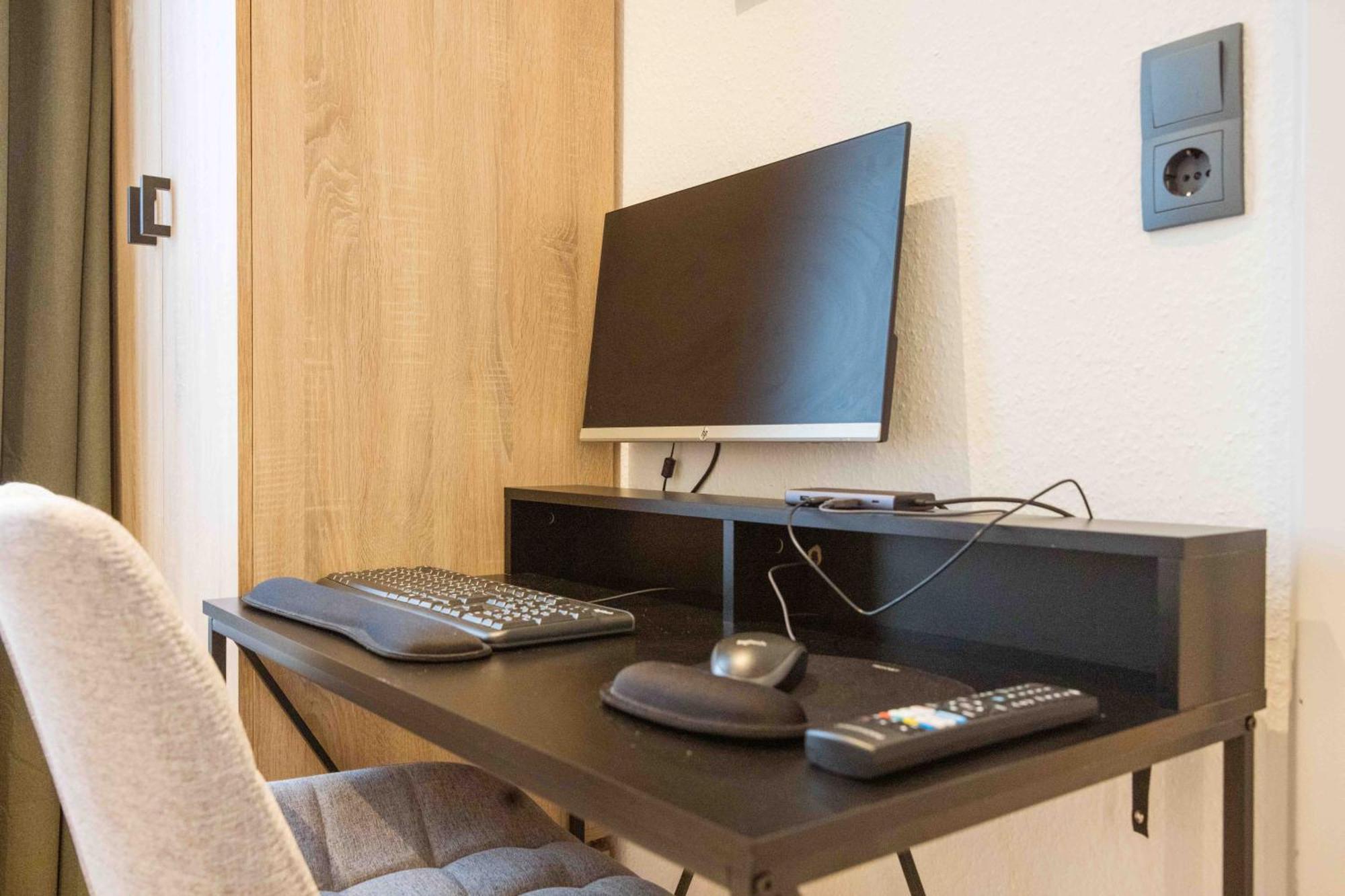 Schillerapartment Hof, Kueche, 24h Digital-checkin, Parkplatz, Wlan250mbit Hof (Bavaria)
