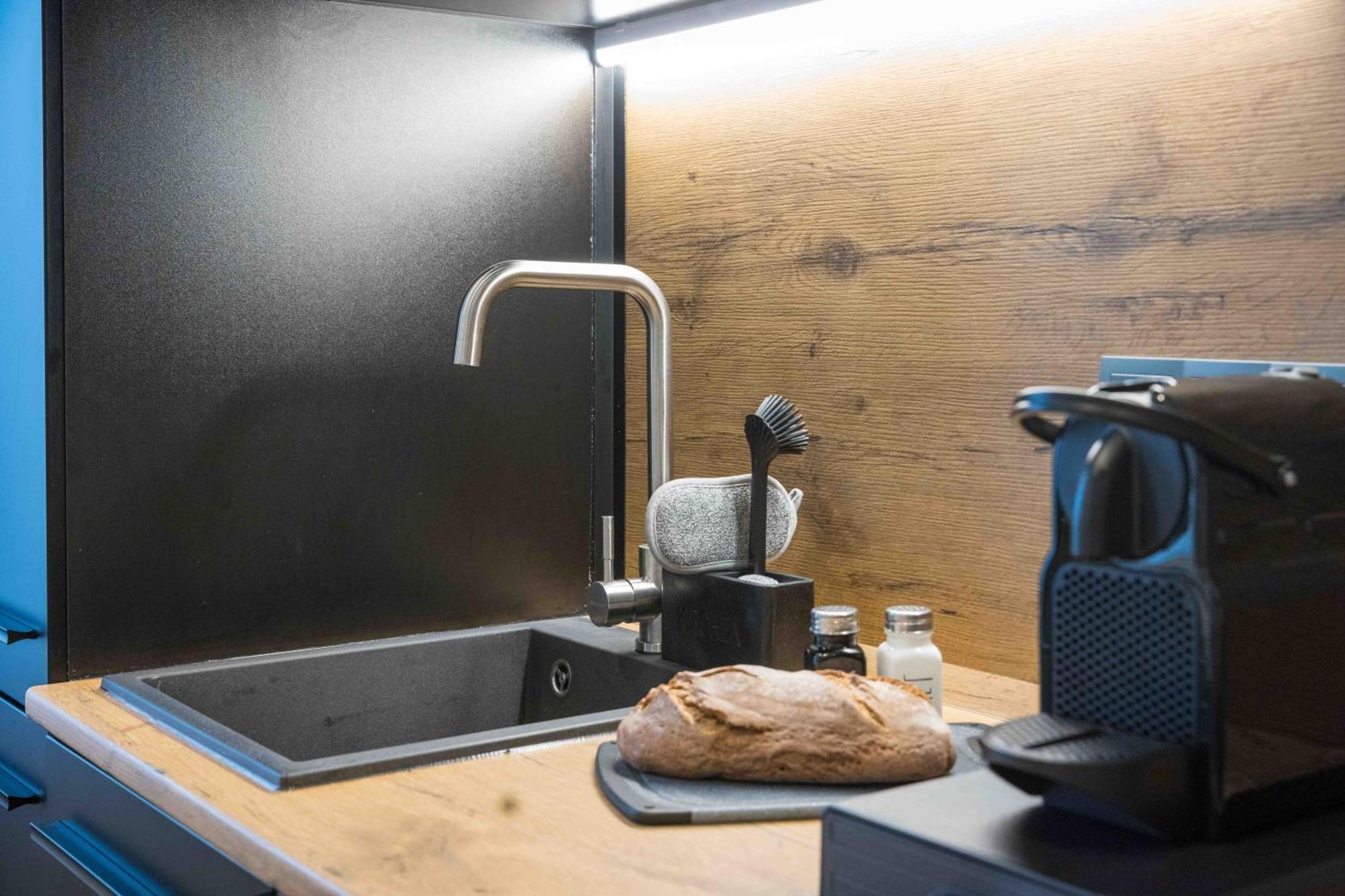 Schillerapartment Hof, Kueche, 24h Digital-checkin, Parkplatz, Wlan250mbit