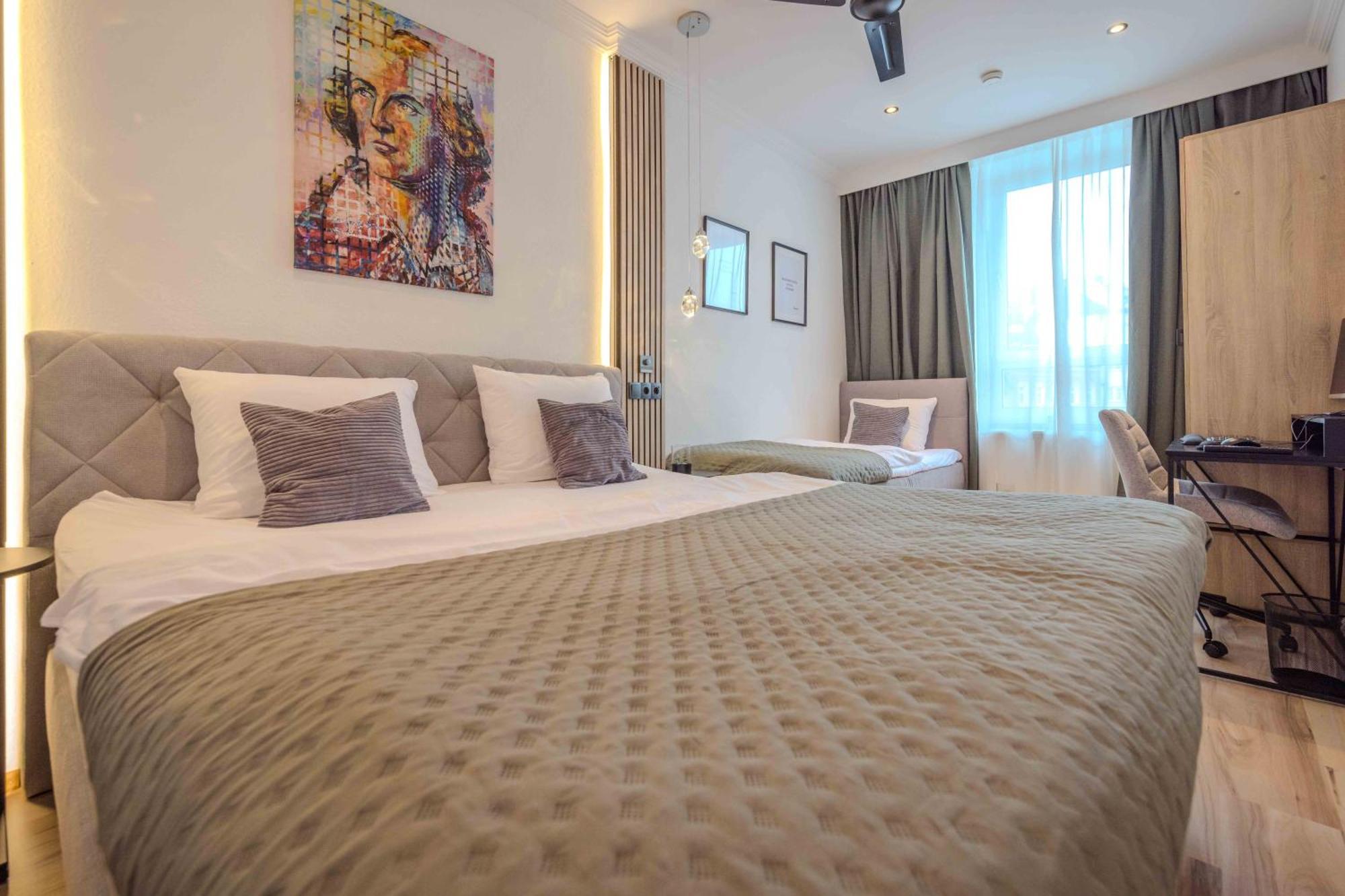 Apartment Schillerapartment Hof, Kueche, 24h Digital-checkin, Parkplatz, Wlan250mbit