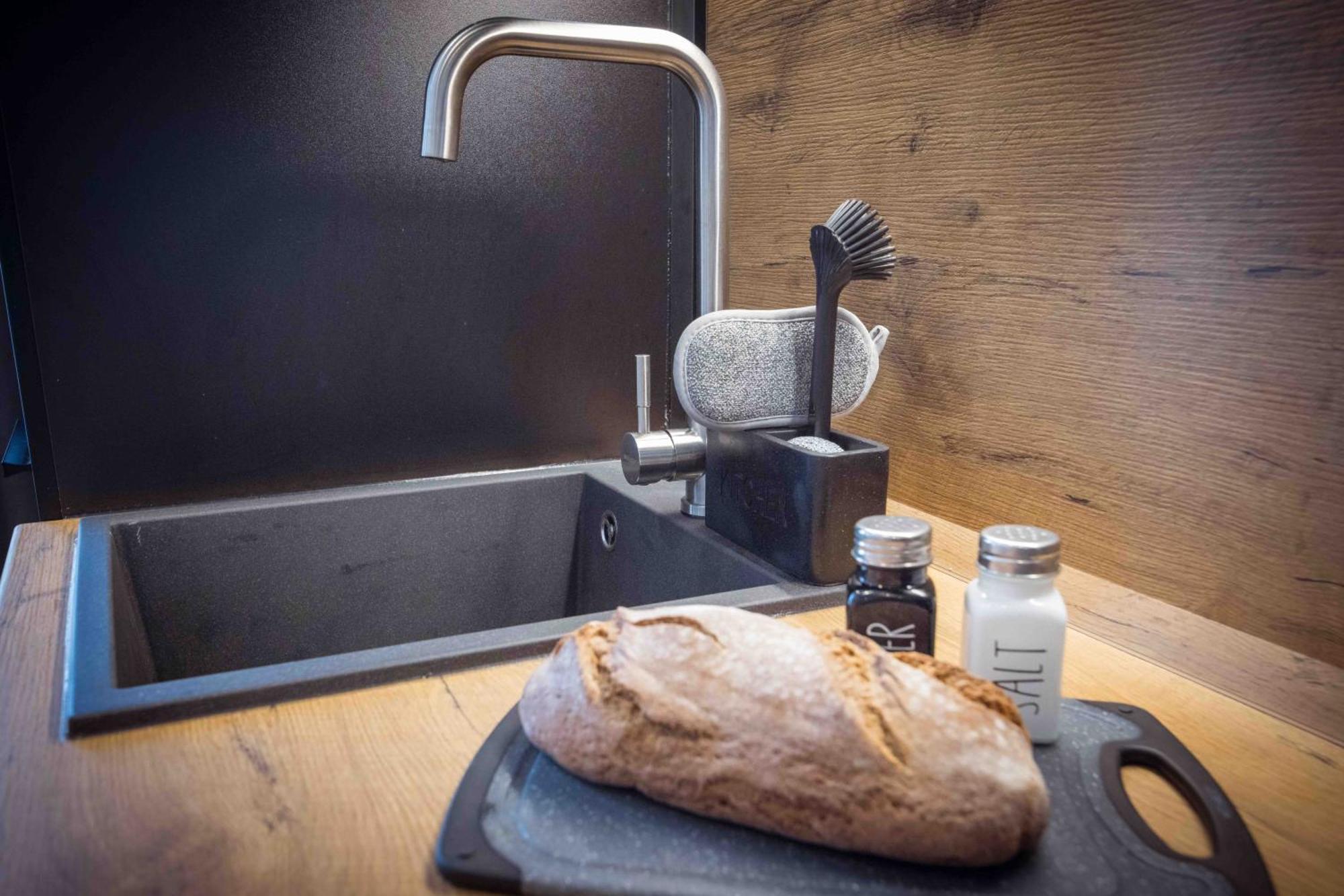 Schillerapartment Hof, Kueche, 24h Digital-checkin, Parkplatz, Wlan250mbit *