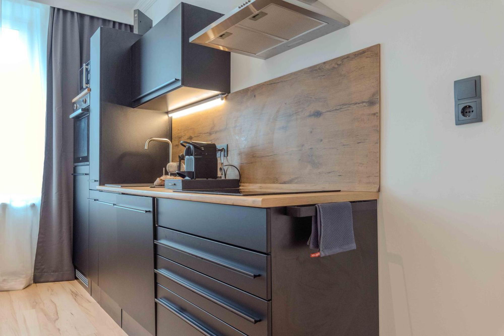 Apartment Schillerapartment Hof, Kueche, 24h Digital-checkin, Parkplatz, Wlan250mbit Hof (Bavaria)