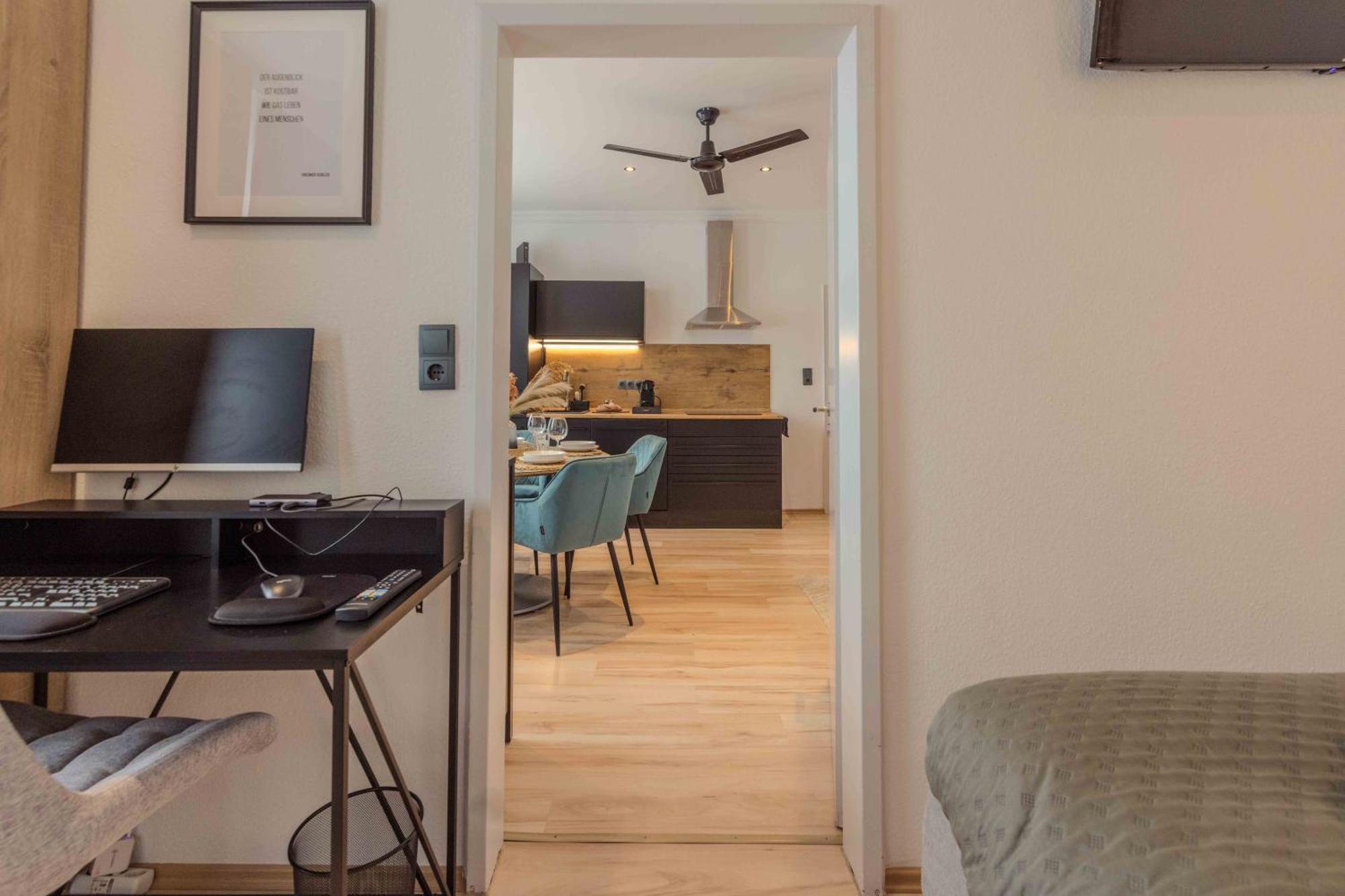 Schillerapartment Hof, Kueche, 24h Digital-checkin, Parkplatz, Wlan250mbit Hof (Bavaria)