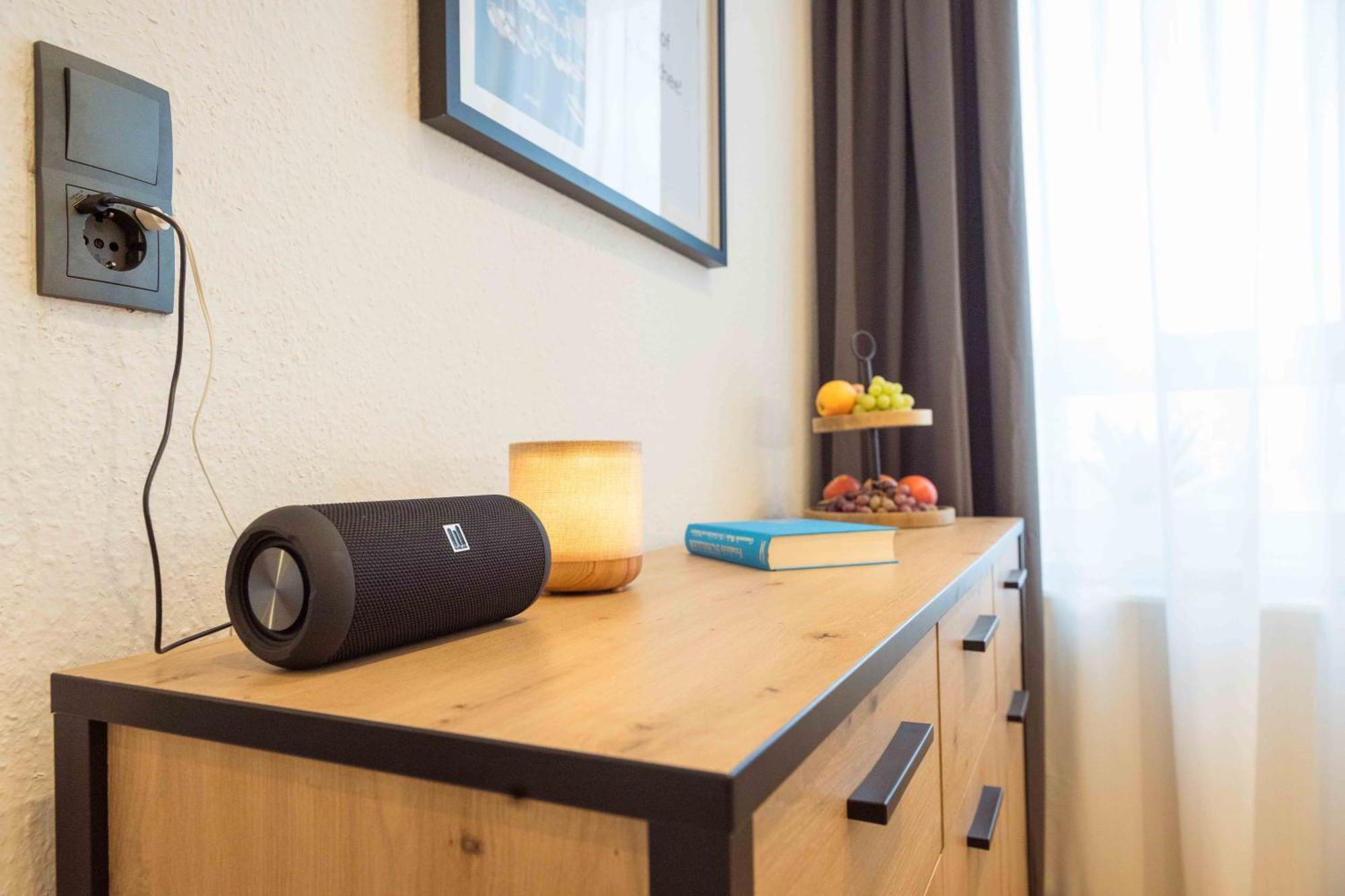 Schillerapartment Hof, Kueche, 24h Digital-checkin, Parkplatz, Wlan250mbit Apartment *