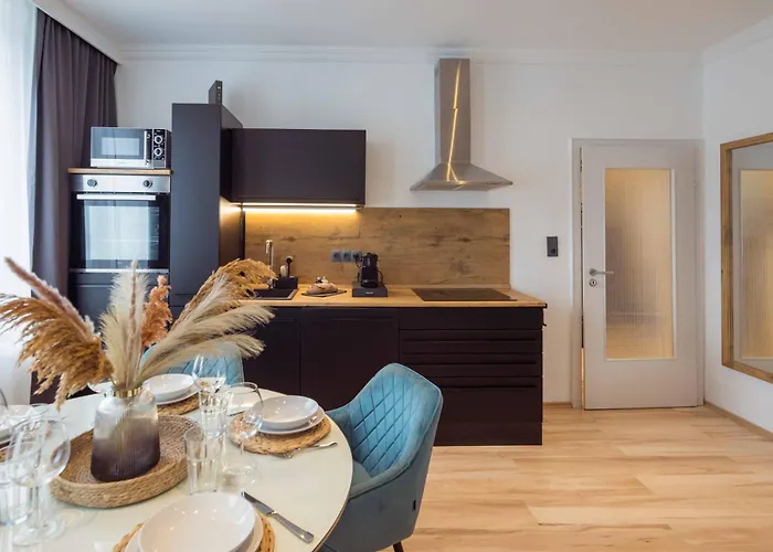 Schillerapartment Hof, Kueche, 24H Digital-Checkin, Parkplatz, Wlan250Mbit