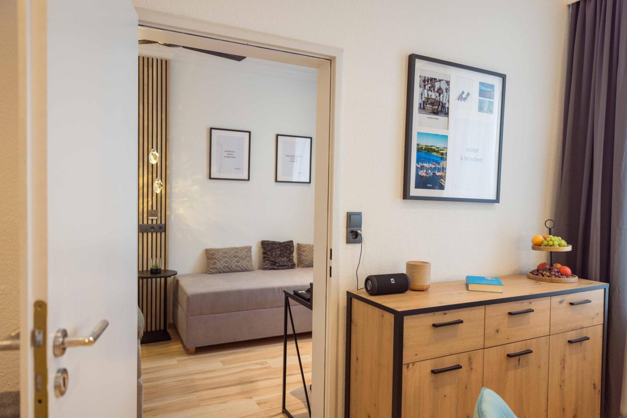 Apartment Schillerapartment Hof, Kueche, 24h Digital-checkin, Parkplatz, Wlan250mbit *